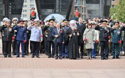 Мэр Хабаровска принял участие в возложении цветов на площади Славы
