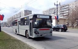 В Хабаровске один из дачных автобусов вышел на линию раньше обычного