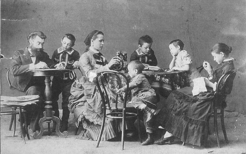 Семья Нино в Хабаровке.jpg