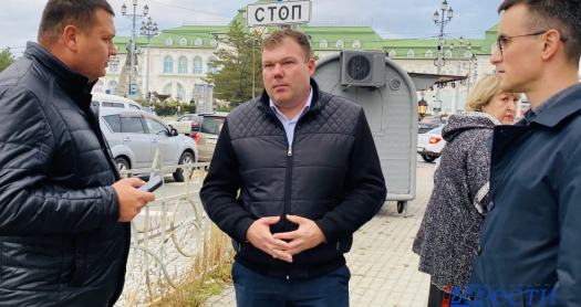 Пеший обход Амурского бульвара провел Денис Елькин