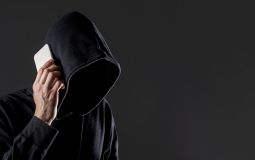 Без малого полмиллиона перевела мошенникам хабаровская пенсионерка